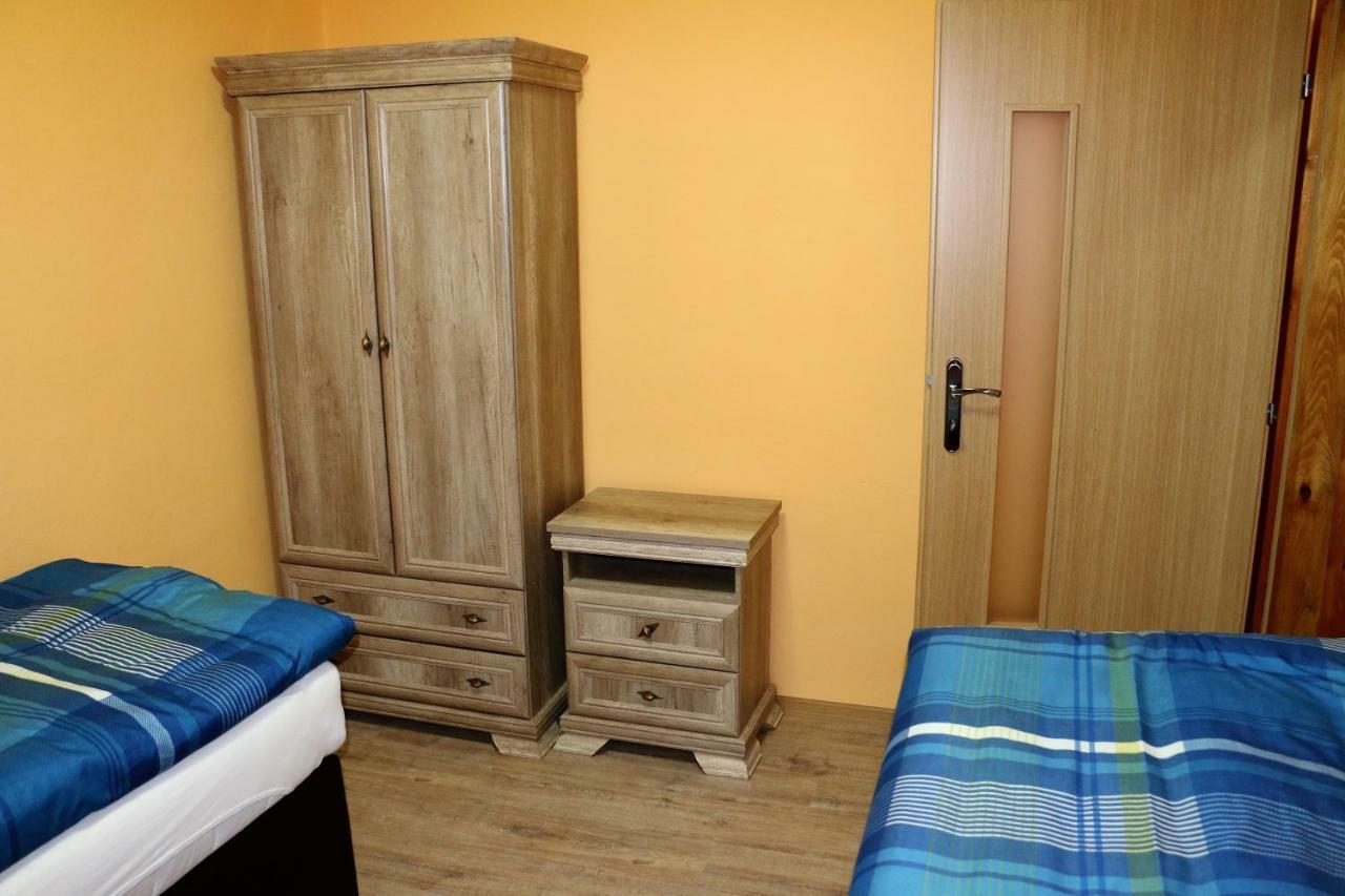 Ubytovanie Tri Ruze Krasnohorske Podhradie Экстерьер фото